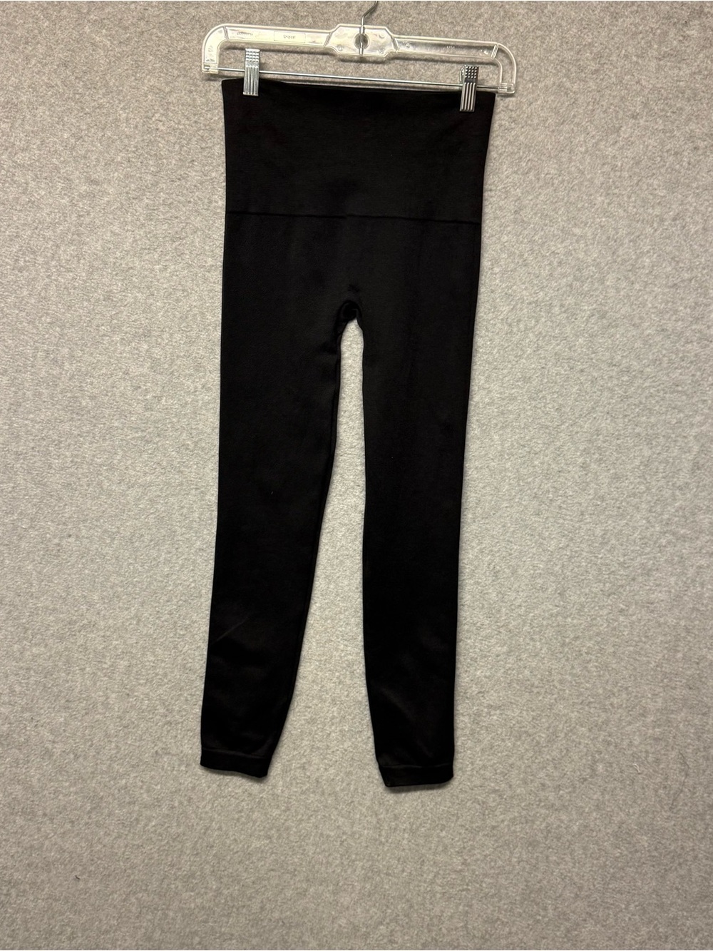 Women’s SPANX 3/4 Length Capri Leggings Black Medium